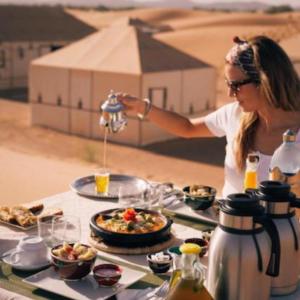 梅爾祖卡的住宿－Sahara Tours luxury camp，相簿中的一張相片