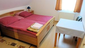 Säng eller sängar i ett rum på Charmantes Apartment in Mittelfeld