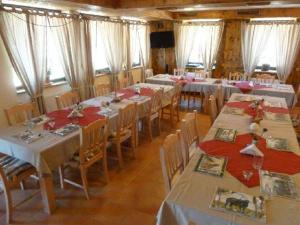 Restoran või mõni muu söögikoht majutusasutuses Q Ranch