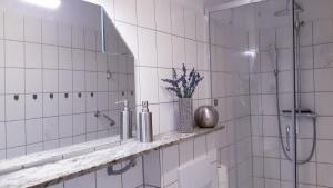 Ένα μπάνιο στο Apartments - Lehmanns Ferienwohnungen