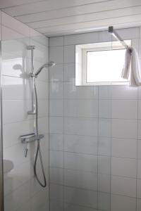 Koupelna v ubytování Huinerhofje 2 - Vrijstaand met grote omheinde tuin, rust, privacy en nabij bossen + 27 fotografií