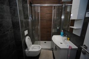 Ένα μπάνιο στο Apartman Venezija