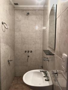 Bathroom sa Hotel Ezpeleta
