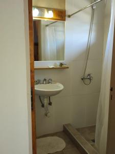 Koupelna v ubytování Hostal El Korú