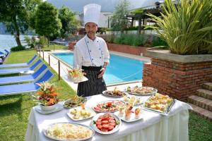 Foto dalla galleria di Hotel Lido a Limone sul Garda