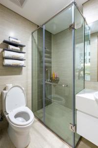 Koupelna v ubytování BOM HOMES -VINHOMES SMART CITY- COZY APARTMENt