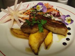 Fotografie z fotogalerie ubytování Hôtel Restaurant L'Ecrevisse v destinaci Thizy-les-Bourgs