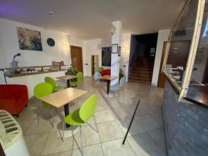 Hotel Le Corti tesisinde mutfak veya mini mutfak