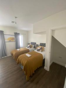 Newly built house with parking near city/train