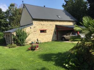 Taman di luar Gîte de la Fresnais