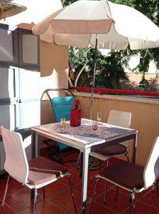 Część wypoczynkowa w obiekcie Suite Maimonides Fuengirola