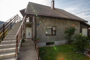 Budova, v ktorej sa apartmán nachádza