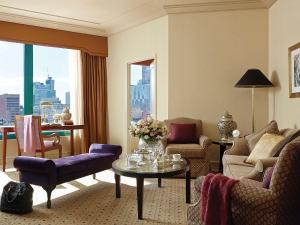 Posezení v ubytování The Langham Melbourne