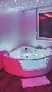 Foto sihtkohas Subotica asuva majutusasutuse JACUZZI RELAX APARTMENT galeriist