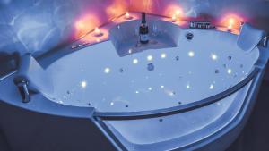 Fotografie z fotogalerie ubytování JACUZZI RELAX APARTMENT v destinaci Subotica + 20 fotografií