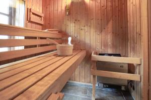 Fotografie z fotogalerie ubytování Ruhe unter Reet-Haus mit Sauna, Whirlpool und Kamin v destinaci Gnarrenburg