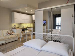 Kuchyňa alebo kuchynka v ubytovaní Sweet Apartment vis-a-vis Medicover and Paley Institute