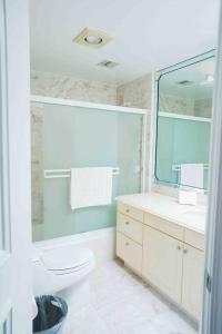 Gallery image of Stunning Hollywood Beach Ocean Front Home-0xnard in Oxnard