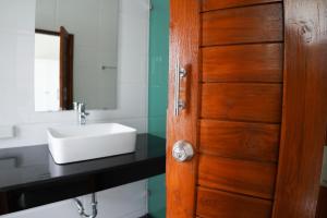 Afbeelding uit fotogalerij van BAANKAAN Pool Villa 1 in Ban Khlong Haeng