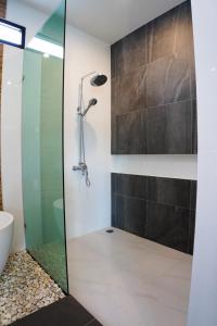 Ένα μπάνιο στο BAANKAAN Pool Villa 1 +27 φωτογραφίες