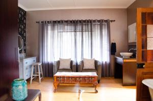 Photo de la galerie de l'établissement Desert Dew Guest House, à Hutchinson 62 autres photos