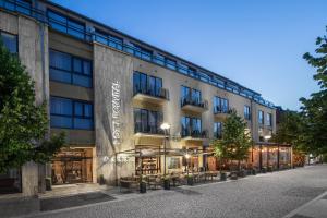 een weergave van de ingang van een hotel bij Bonvital Hotel Hévíz Superior Adults Only in Hévíz