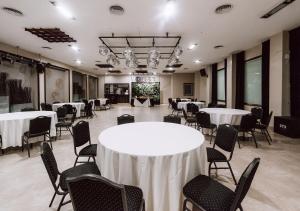 The business area and/or conference room at Hotel Carlos V