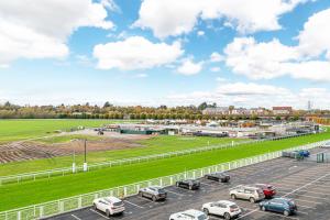 Gallery image of The POPULAR Chester Racecourse Apartments, Sleeps 4, FREE Parking in Chester