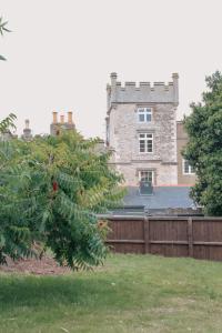 Zahrada ubytování East Street Beach House - luxury living by the sea + 43 fotografií