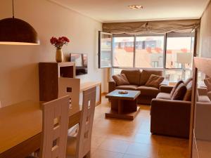 Część wypoczynkowa w obiekcie SANXENXO SUITES CON VISTAS Muy Bien Ubicado