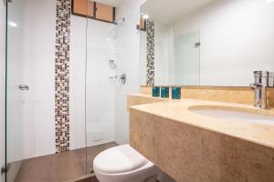 Ayenda Hotel Carivdi的一间浴室