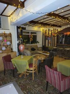 Photo de la galerie de l'établissement The Darnley Hotel, à Ilfracombe