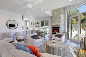 Χώρος καθιστικού στο Avila Breeze