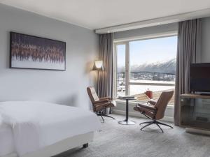 Nespecifikovaný výhled na hory nebo výhled na hory při pohledu z hotelu