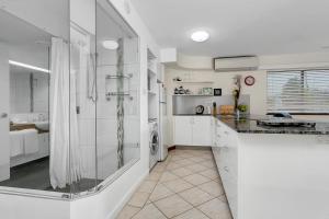 Gallery image of Cairns Esplanade Apartment in Cairns