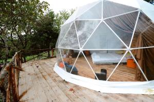 Foto sihtkohas Ambrolauri asuva majutusasutuse Elsesi Racha Glamping galeriist