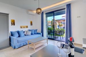Un lugar para sentarse en Theros Villas & Suites