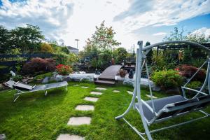 Ein Garten an der Unterkunft Schöne, geräumige Souterrain mit Japangarten, kostenlos Parkplatz