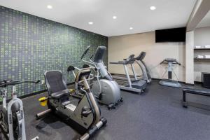 Fitness centrum a/nebo fitness zařízení v ubytování La Quinta by Wyndham Laredo Airport