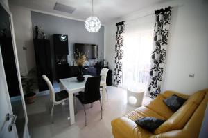 Posedenie v ubytovaní Villa LONG ISLAND Luxury Residence, Sali Dugi otok-private parking,next to beach