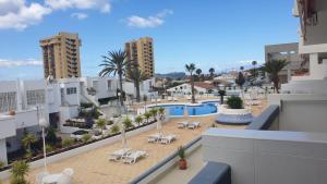 Bazén v ubytování AZAHARA PLAYA -LAS VISTAS BEACH Free Wifi nebo v jeho okolí