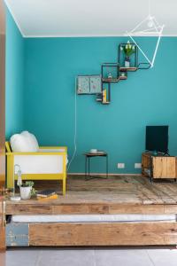 A television and/or entertainment centre at Cute Studio in Old Town by Holiday Solutions