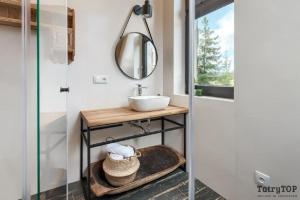 Zdjęcie z galerii obiektu Czarne Wierchy jacuzzi - Luxury Chalets Kościelisko w mieście Kościelisko