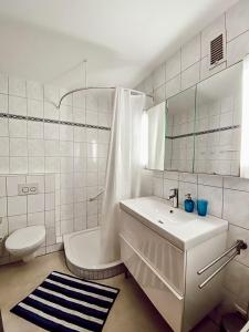 Ένα μπάνιο στο Ferienwohnung - Schöne Aussicht