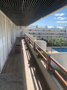 Balkón nebo terasa v ubytování Home Out Luxury Marina Apartment - 2 Bedrooms Sea View