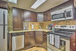 Gallery image of Resort Perks and Mtn Views Breckenridge Cabin! in Breckenridge +20 photos