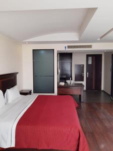 HOTEL MADEIRA客房内的一张或多张床位