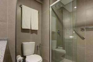 Comfort Hotel Guarulhos Aeroporto的一间浴室
