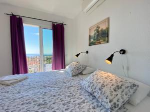 Posteľ alebo postele v izbe v ubytovaní Casa Lovisa Private Pool Casasol