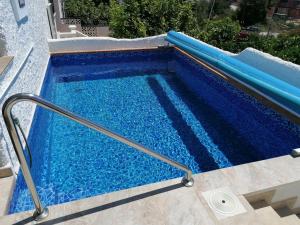 Bazén v ubytovaní Casa Lovisa Private Pool Casasol alebo v jeho blízkosti